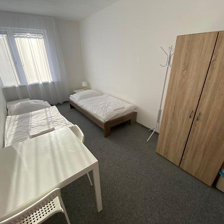 Ubytovna Kubra Hodonín Zewnętrze zdjęcie