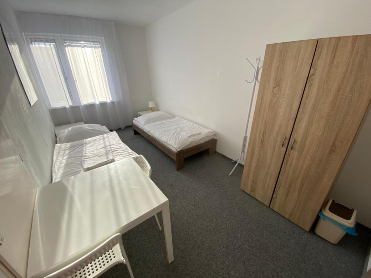 Ubytovna Kubra Hodonín Zewnętrze zdjęcie